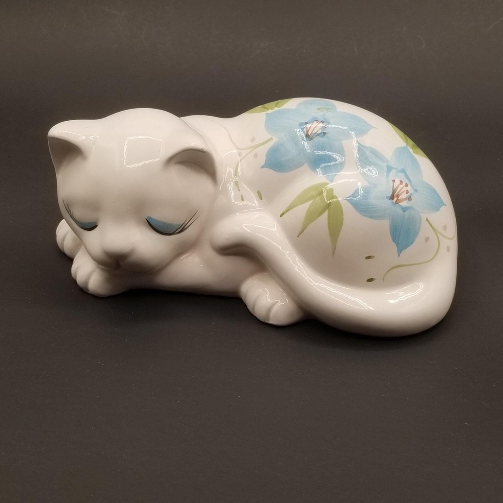 Vintage House Of Lloyd Ceramic 1989 White Sleeping Cat Figurine Blue Floral